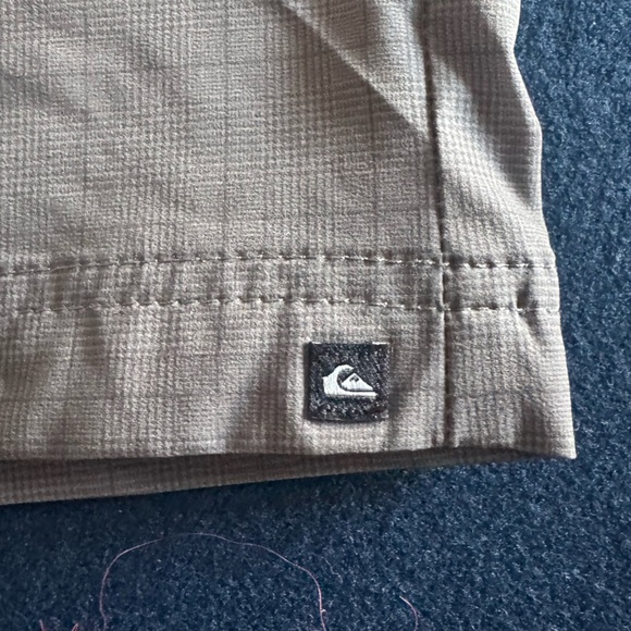 Quiksilver Tan subtle plaid AMPHIBIAN shorts-versatile for IN & OUT of the water - Picture 5 of 12